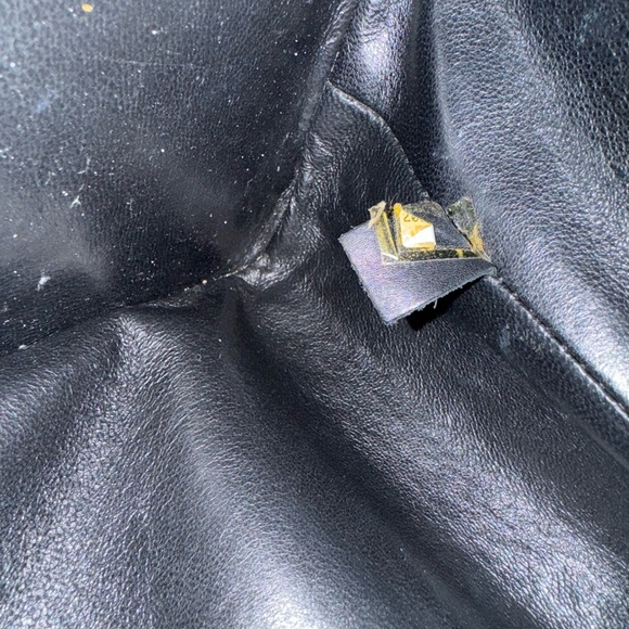 CHANEL tote - Picture 17 of 17